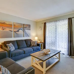 Apartment - Walk To Pool And Beach!